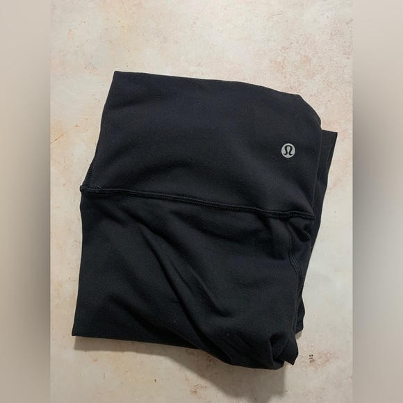 lululemon athletica Pants - Lululemon Wunder Under Leggings 28" Size 6